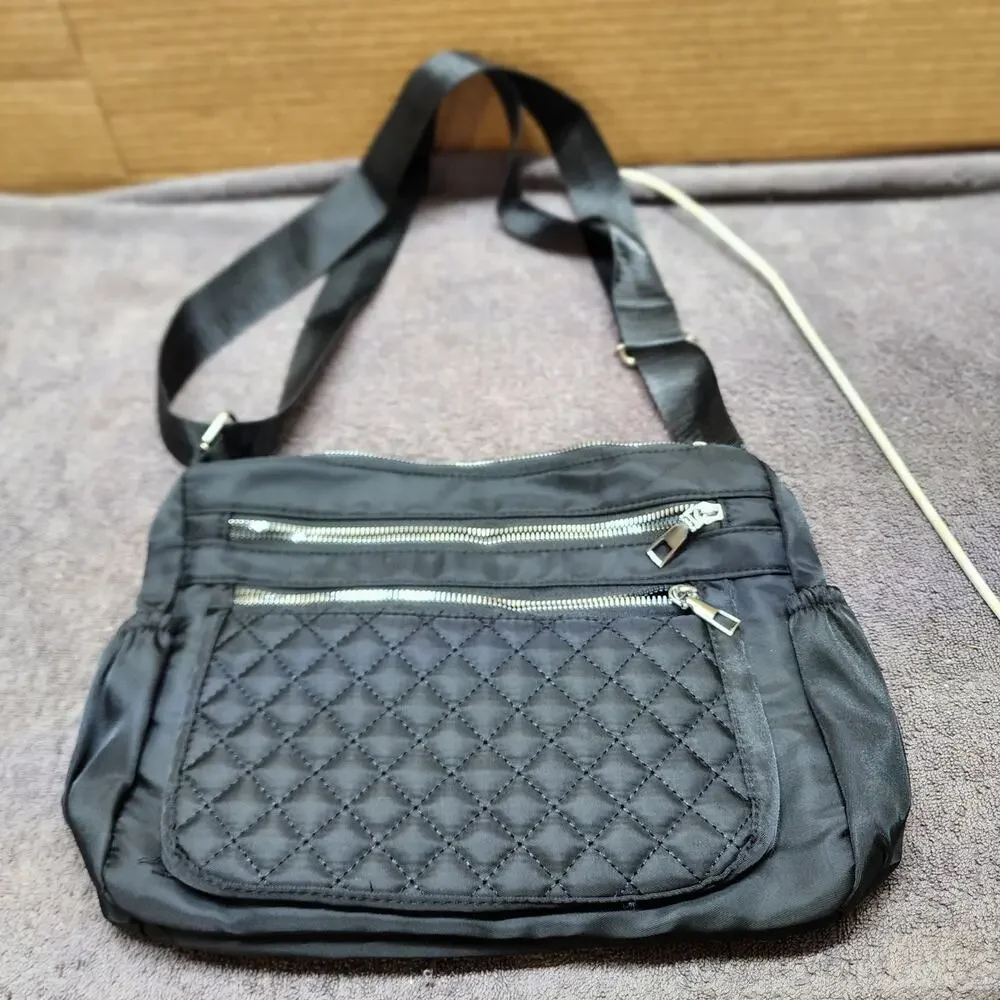 Black nylon purse excellent condition b50
